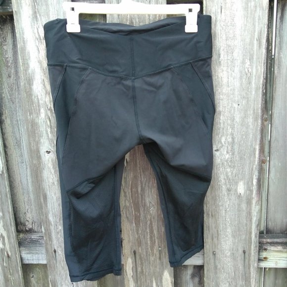 Lululemon black capri leggings 10 - Picture 3 of 6